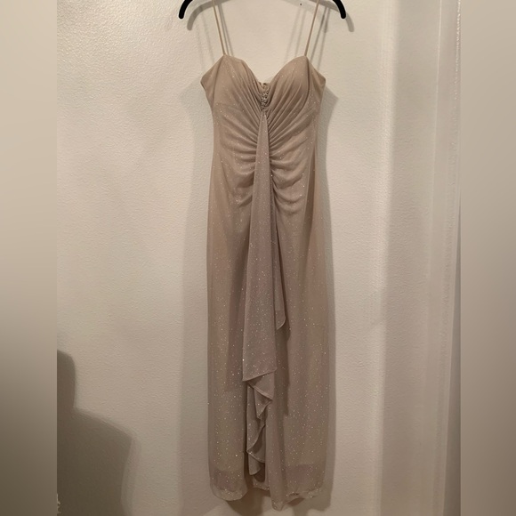 Onyx Nite Dresses & Skirts - Onyx Nite Formal Sparkly Dress Size 4